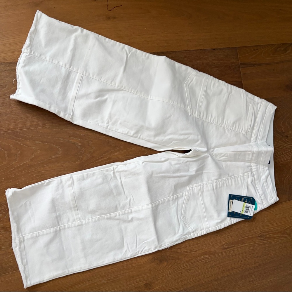 White Cropped Pants
